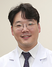 Kwangpyo Hong